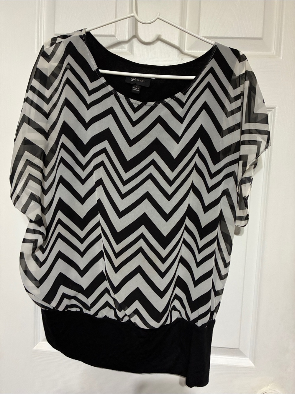 Windsor Black and White Chevron Blouson Top